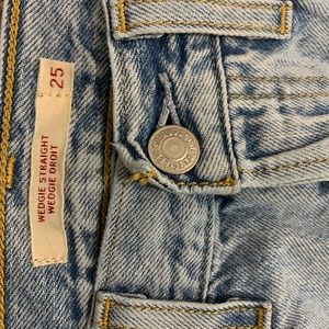 Levi’s Wedgie Straight- high waisted mom jeans